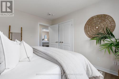 1 Cale Avenue, Clarington, ON 