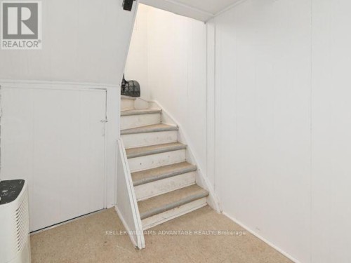 LOWER UNIT - 61 MAYBOURNE AVENUE , Toronto, Ontario M1L 2W1 2