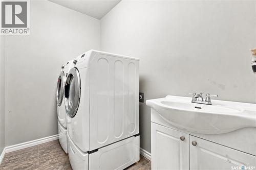1312 King Crescent, Moose Jaw, SK 