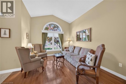 10 Balvenie Boulevard, Caledonia, ON 