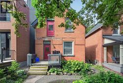 64 BAYSWATER AVENUE  Ottawa, ON K1Y 2E9