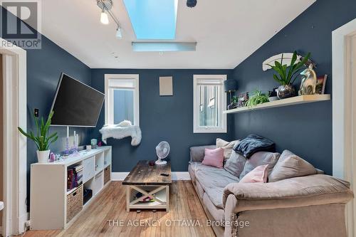 64 Bayswater Avenue, Ottawa, ON 