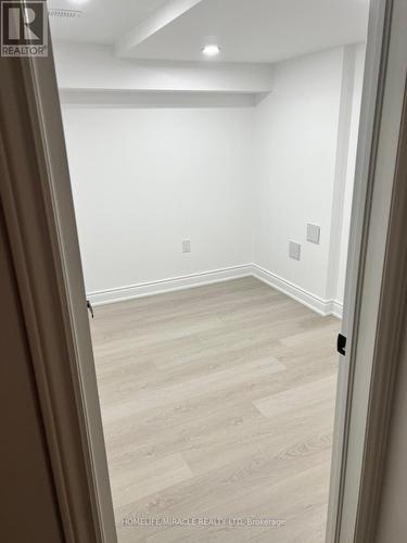 23 ALDENHAM STREET , Brampton, Ontario L6X 5S2 5
