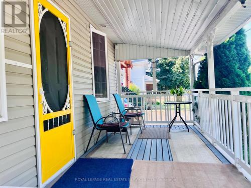 30 COLLEGE STREET , Halton Hills, Ontario L7G 2N7 3