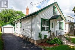 13 MILDRED AVENUE St. Catharines (Haig), ON L2R 6H9