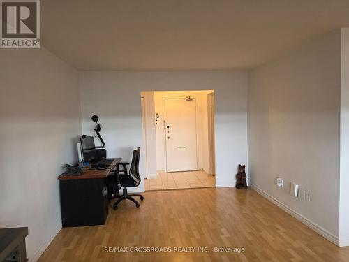Living Room and Vestibule - 1004 - 5 Frith Road, Toronto, ON 