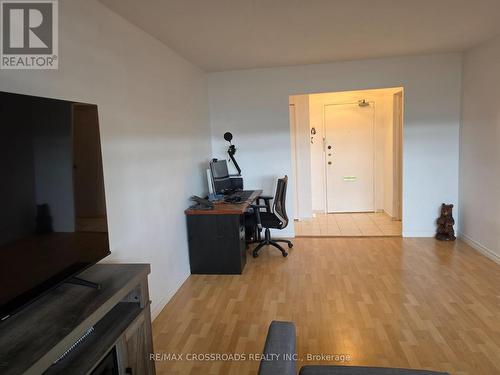 Living Room and Vestibule - 1004 - 5 Frith Road, Toronto, ON 