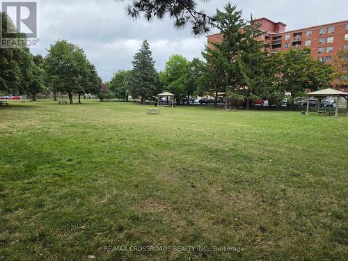 Large park-like grassy area - 1004 - 5 Frith Road, Toronto, ON 