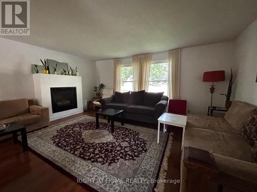 UPPER - 278 WARATAH AVENUE , Newmarket, Ontario L3Y 5J2 2