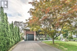 16 SQUIRES AVENUE Toronto, ON M4B 2R3