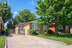 12 LEAVENWORTH CRESCENT  Toronto, ON M9C 1T4