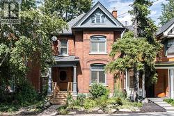 118 MARKLAND Street  Hamilton, ON L8P 2K1