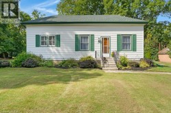 17 QUEEN Street  North Dumfries, ON N0B 1L0