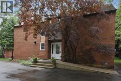 949 UPPER PARADISE Road  Hamilton, ON L9B 2M9
