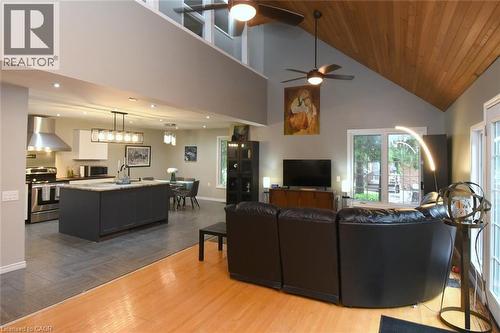 949 Upper Paradise Road, Hamilton, ON 