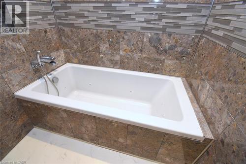 949 Upper Paradise Road, Hamilton, ON 