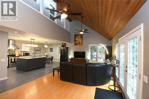 949 Upper Paradise Road, Hamilton, ON 