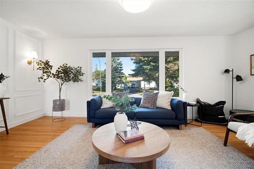 122 Costello Drive, Winnipeg, MB 