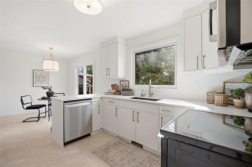 Kitchen - 122 Costello Drive, Winnipeg, MB 