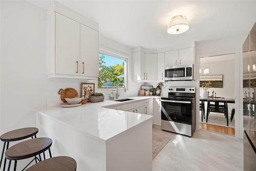 122 Costello Drive, Winnipeg, MB 