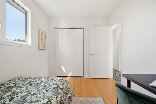 122 Costello Drive, Winnipeg, MB 