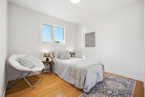 Bedroom - 122 Costello Drive, Winnipeg, MB 