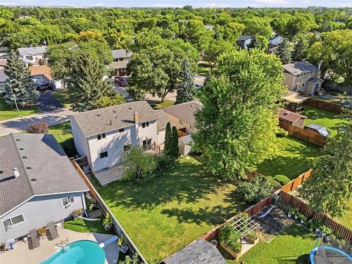 122 Costello Drive, Winnipeg, MB 