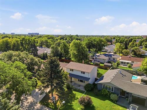 122 Costello Drive, Winnipeg, MB 