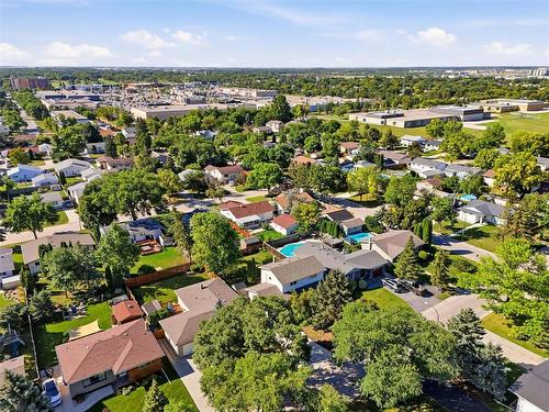 122 Costello Drive, Winnipeg, MB 