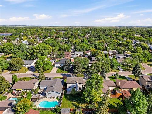 122 Costello Drive, Winnipeg, MB 