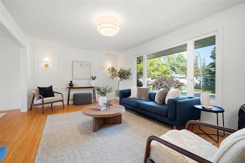 122 Costello Drive, Winnipeg, MB 