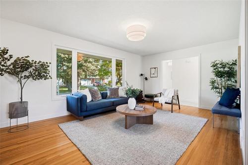 122 Costello Drive, Winnipeg, MB 