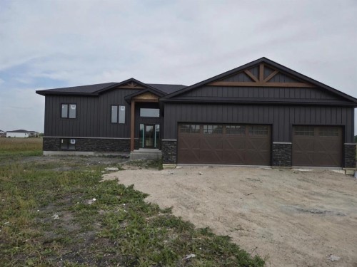 9 La Petite River Drive, Lorette, MB 