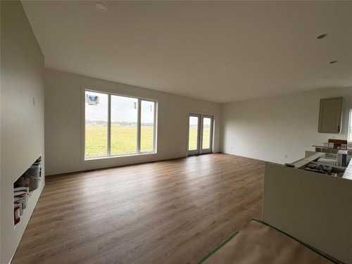 9 La Petite River Drive, Lorette, MB 