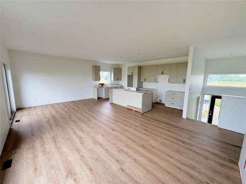 9 La Petite River Drive, Lorette, MB 