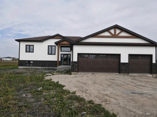 9 La Petite River Drive, Lorette, MB 