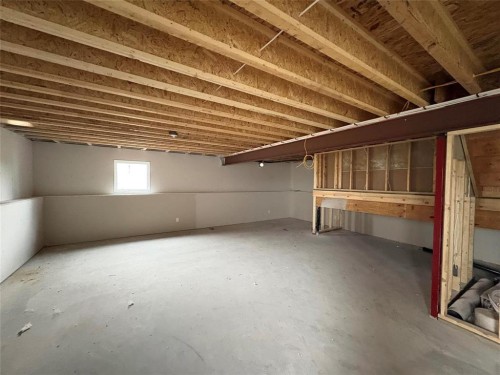 9 La Petite River Drive, Lorette, MB 