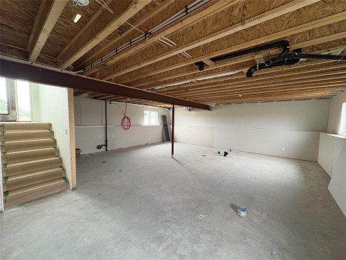 9 La Petite River Drive, Lorette, MB 