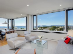 #704-139 Clarence St  Victoria, BC V8V 2J1