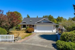 2026 Bowcott Pl  Sidney, BC V8L 5A1