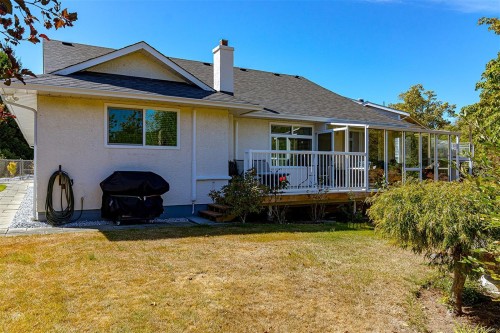 2026 Bowcott Pl, Sidney, BC 