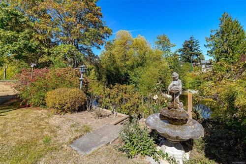 2026 Bowcott Pl, Sidney, BC 