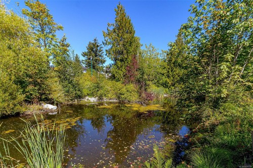2026 Bowcott Pl, Sidney, BC 
