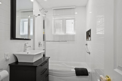 Bathroom - 19 Rue Denis, Repentigny (Repentigny), QC 