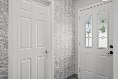 Mud Room - 19 Rue Denis, Repentigny (Repentigny), QC 