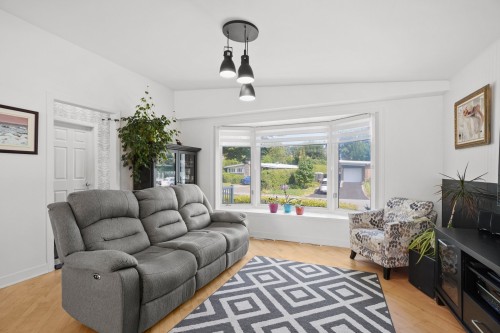 Living Room - 19 Rue Denis, Repentigny (Repentigny), QC 
