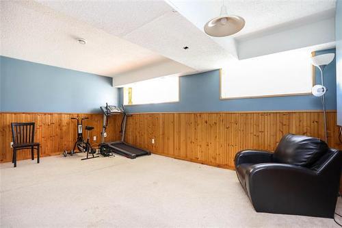 127 Dobrinsky Dr, Winnipeg, MB 