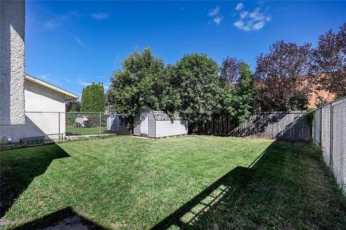 127 Dobrinsky Dr, Winnipeg, MB 