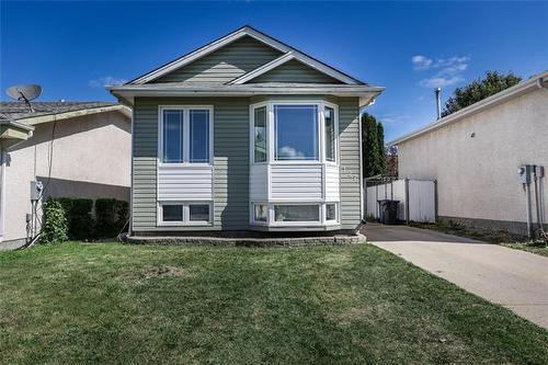 127 Dobrinsky Dr, Winnipeg, MB 