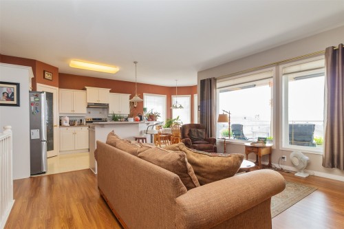 843 Lone Pine Drive, Kelowna, BC 